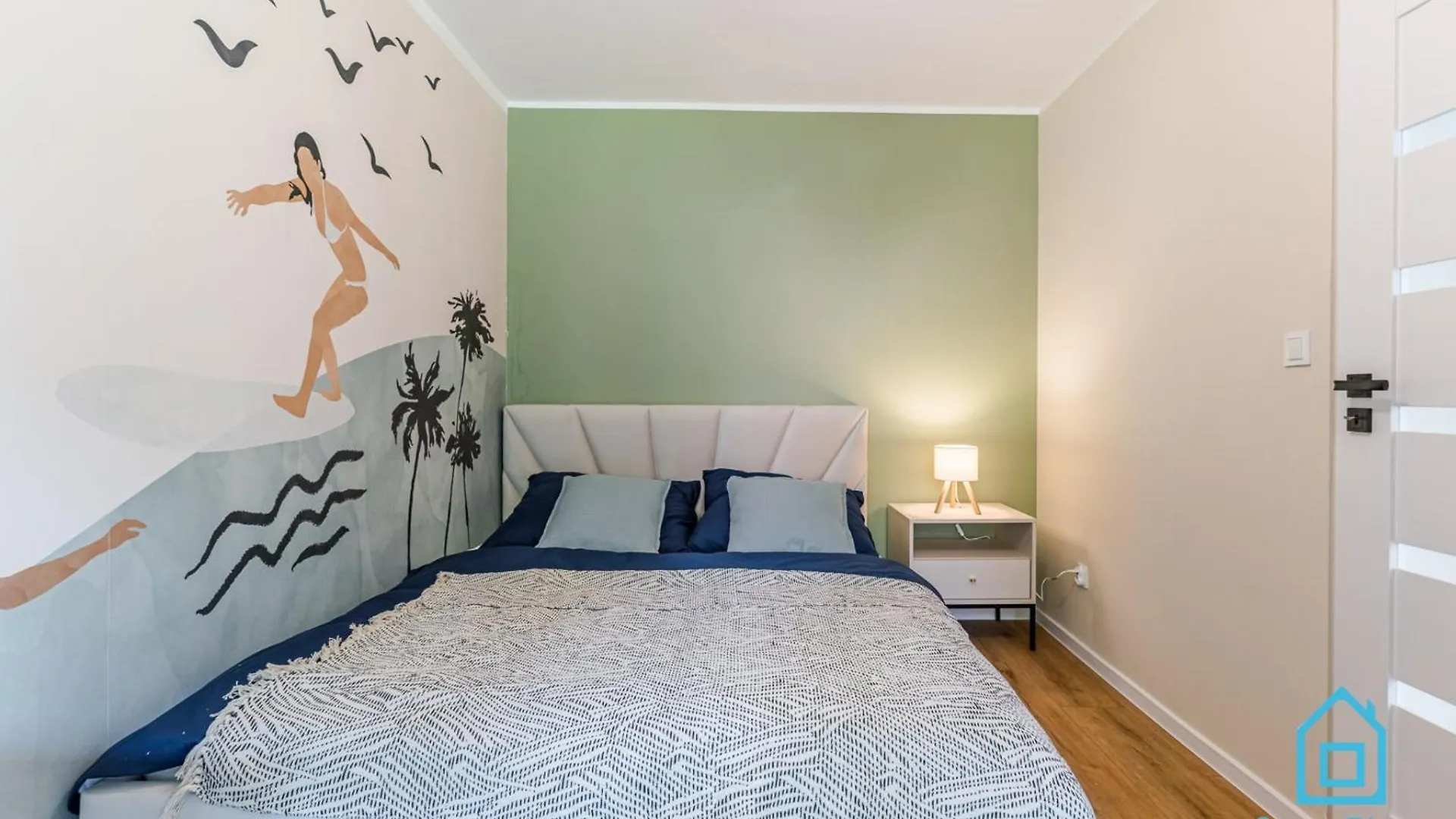 Sunrise Apartment - 3 Minutes To Pkp & Old Town Gdansk 0*,  Poland